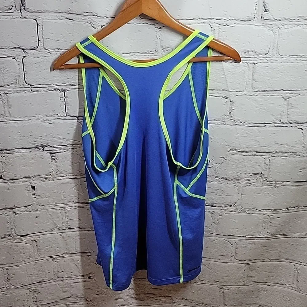The North Face Tank - Picture 2 of 12